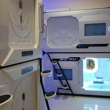 Apollo Capsule Hotel Энде Экстерьер фото