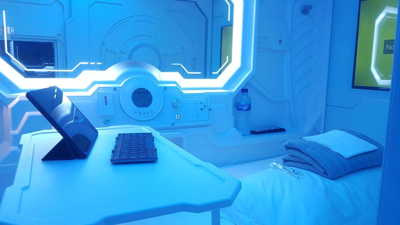 Apollo Capsule Hotel Энде Экстерьер фото