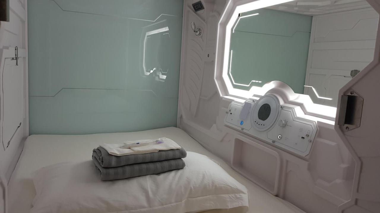 Apollo Capsule Hotel Энде Экстерьер фото