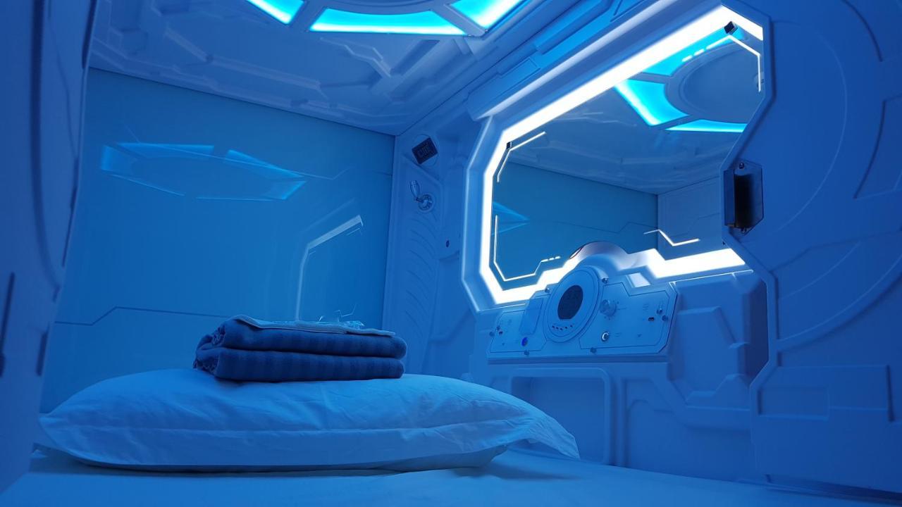 Apollo Capsule Hotel Энде Экстерьер фото