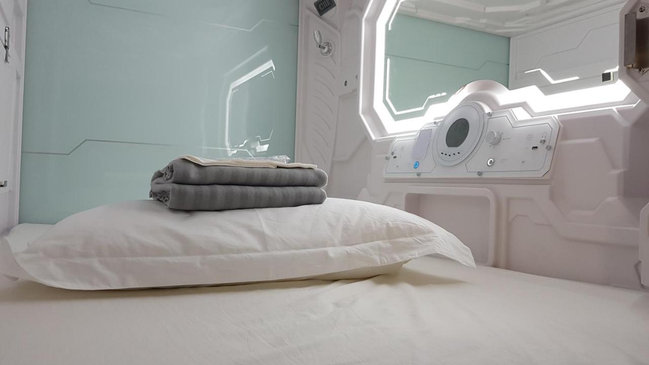 Apollo Capsule Hotel Энде Экстерьер фото