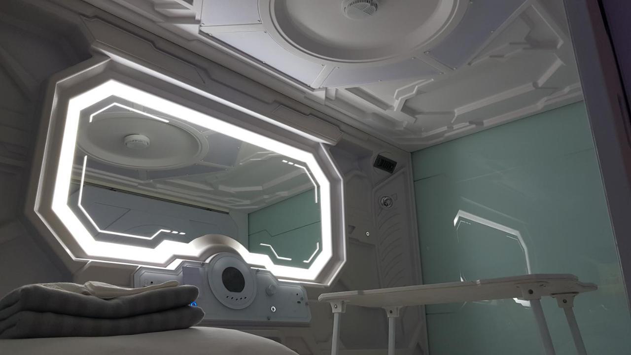 Apollo Capsule Hotel Энде Экстерьер фото